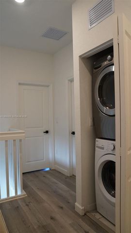 549 NW 204th St, Miami Gardens, FL 33169