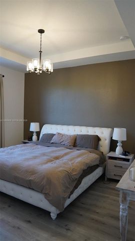 549 NW 204th St, Miami Gardens, FL 33169