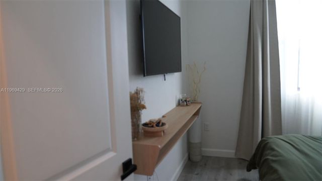 549 NW 204th St, Miami Gardens, FL 33169