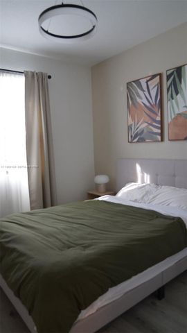 549 NW 204th St, Miami Gardens, FL 33169