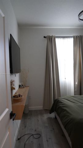 549 NW 204th St, Miami Gardens, FL 33169