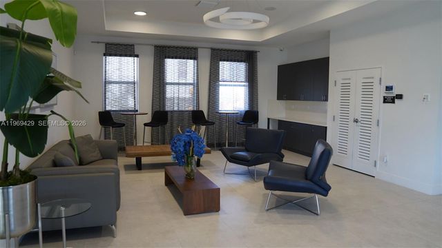 549 NW 204th St, Miami Gardens, FL 33169