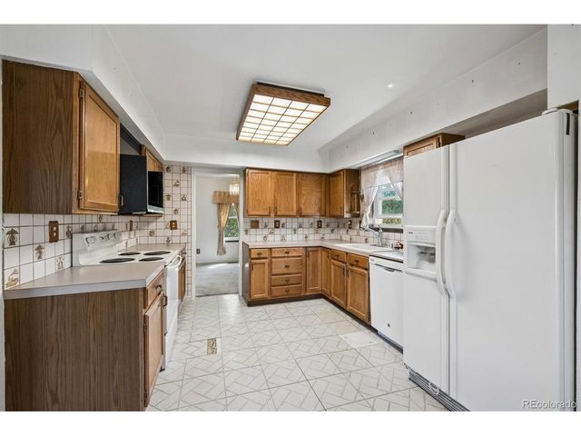 7431 Terry Ct, Arvada, CO 80007