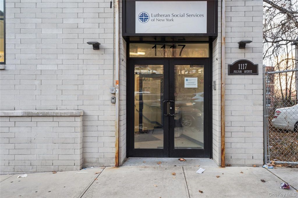 545 E 166th Street, Bronx, NY 10456 — photo 3