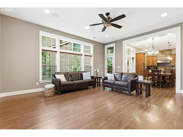 35810 CHINOOK St, Sandy, OR 97055