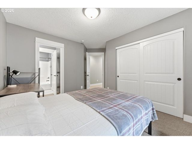 35810 CHINOOK St, Sandy, OR 97055