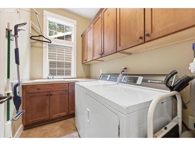 35810 CHINOOK St, Sandy, OR 97055