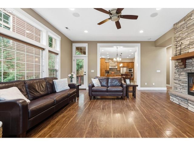 35810 CHINOOK St, Sandy, OR 97055