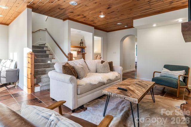 10 and 12 Dogwood Hills Lane, Weaverville, NC 28787