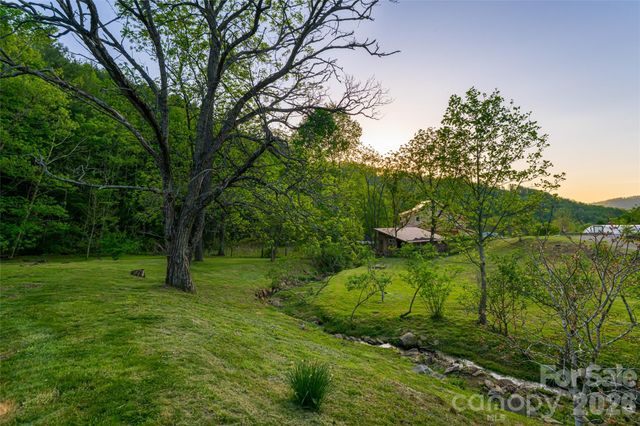 10 and 12 Dogwood Hills Lane, Weaverville, NC 28787
