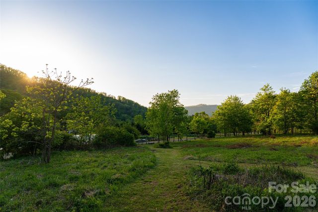 10 and 12 Dogwood Hills Lane, Weaverville, NC 28787