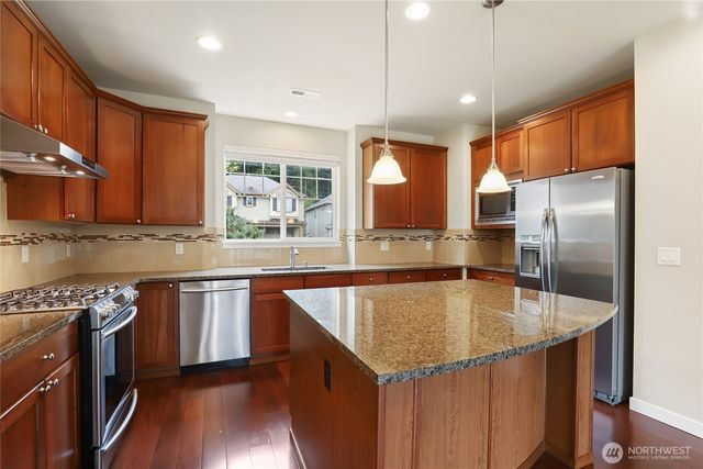 10248 242nd Avenue NE, Redmond, WA 98053