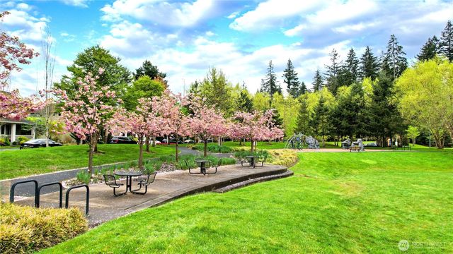 10248 242nd Avenue NE, Redmond, WA 98053