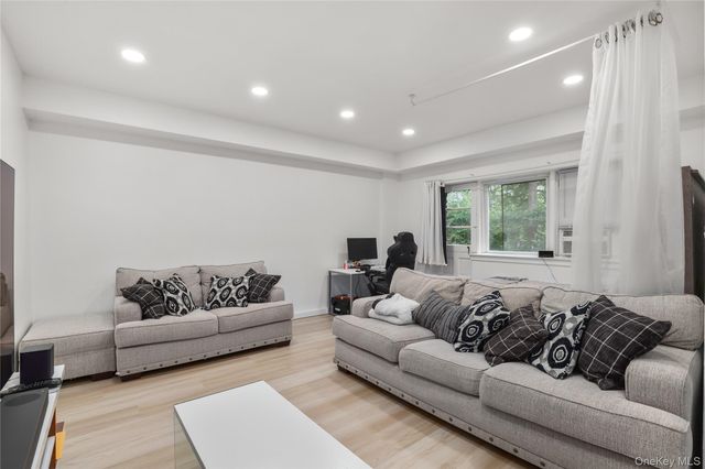 140 N Broadway IT9, Irvington, NY 10533