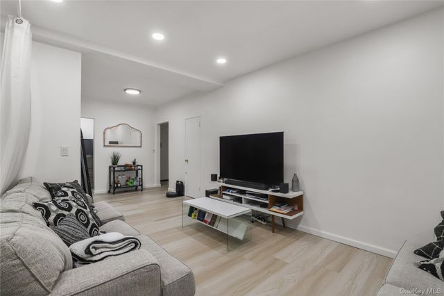 140 N Broadway IT9, Irvington, NY 10533