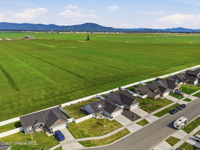 12704 N CAVANAUGH DR, Rathdrum, ID 83858