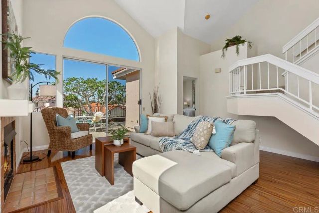 2478 Eagle Crest Ln, Vista, CA 92081