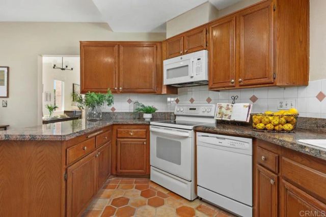 2478 Eagle Crest Ln, Vista, CA 92081