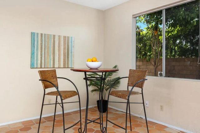 2478 Eagle Crest Ln, Vista, CA 92081