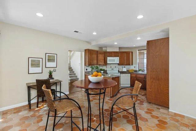 2478 Eagle Crest Ln, Vista, CA 92081