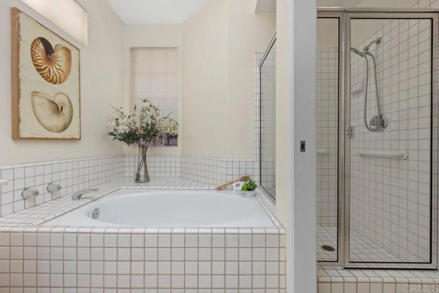 2478 Eagle Crest Ln, Vista, CA 92081