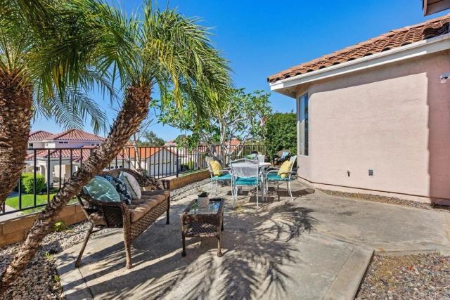 2478 Eagle Crest Ln, Vista, CA 92081