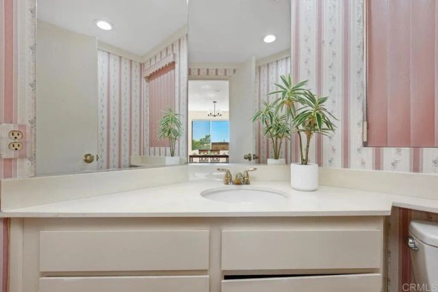 2478 Eagle Crest Ln, Vista, CA 92081