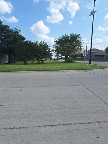 5637 Humbert Avenue, Fort Worth, TX 76107