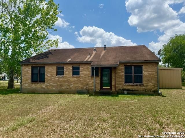 10442 Sixth Streeet, Pettus, TX 78146