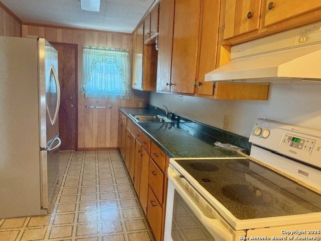 10442 Sixth Streeet, Pettus, TX 78146