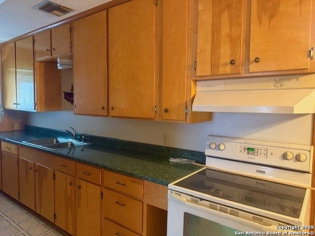 10442 Sixth Streeet, Pettus, TX 78146