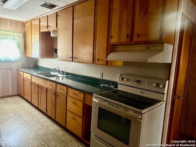 10442 Sixth Streeet, Pettus, TX 78146