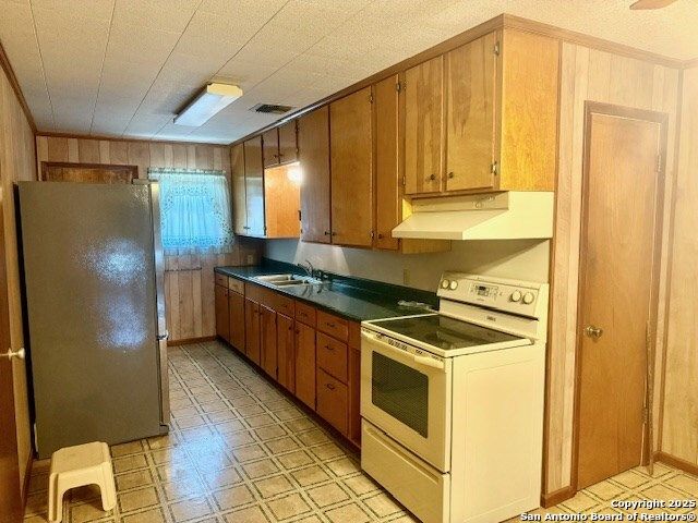 10442 Sixth Streeet, Pettus, TX 78146