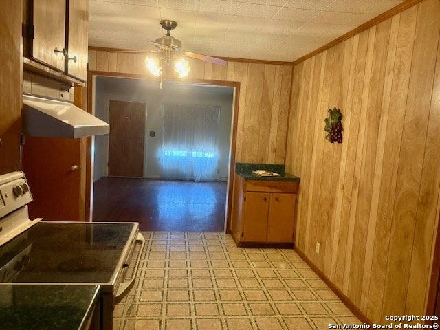 10442 Sixth Streeet, Pettus, TX 78146