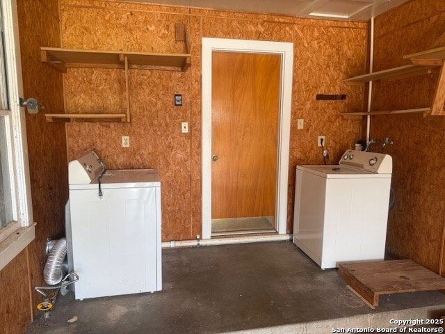 10442 Sixth Streeet, Pettus, TX 78146