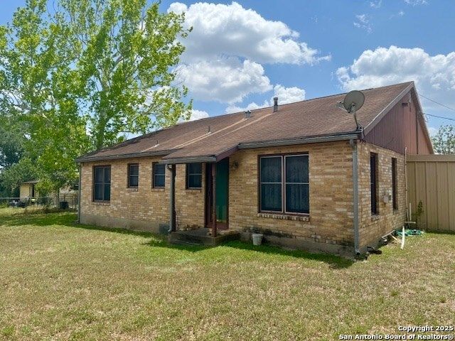 10442 Sixth Streeet, Pettus, TX 78146