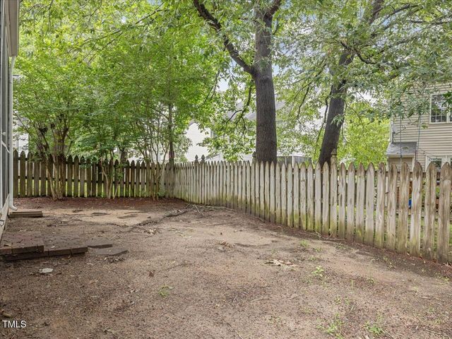 1928 Shadow Glen Drive, Raleigh, NC 27604