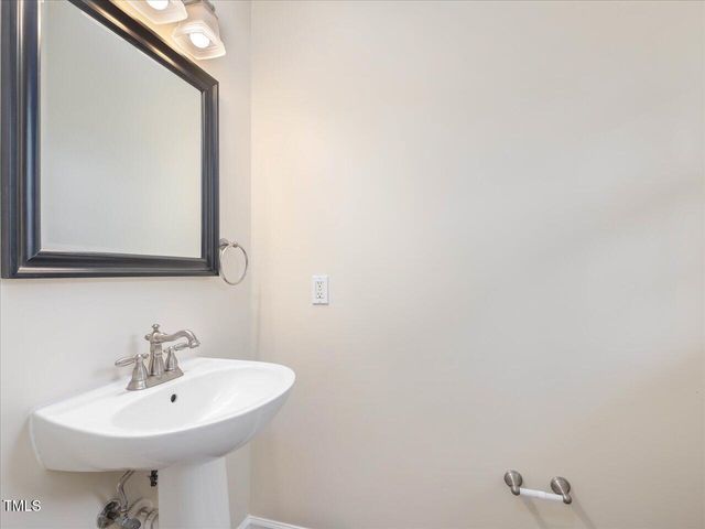 1928 Shadow Glen Drive, Raleigh, NC 27604