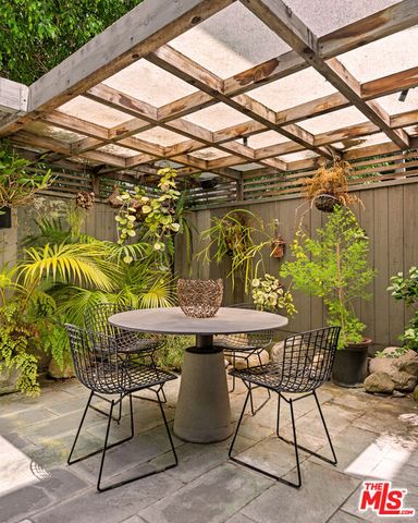 853 S Bundy Drive, Los Angeles, CA 90049