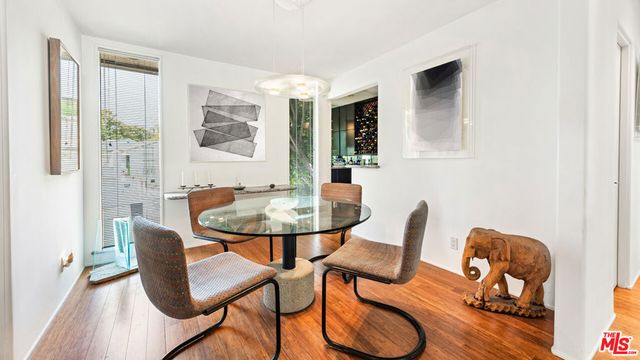 853 S Bundy Drive, Los Angeles, CA 90049