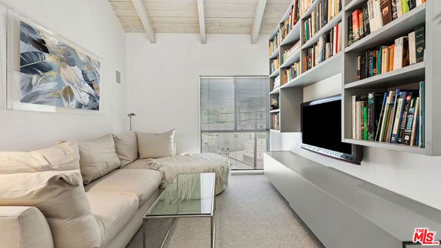 853 S Bundy Drive, Los Angeles, CA 90049