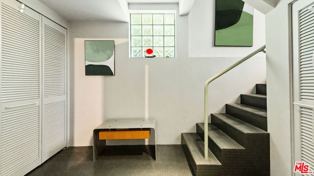 853 S Bundy Drive, Los Angeles, CA 90049