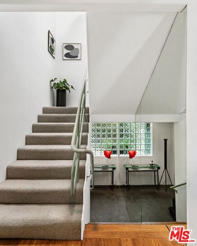 853 S Bundy Drive, Los Angeles, CA 90049