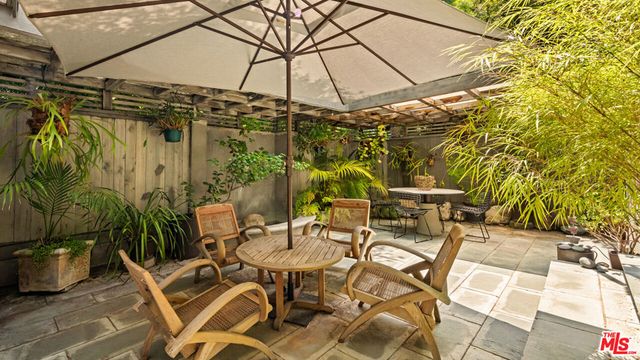 853 S Bundy Drive, Los Angeles, CA 90049