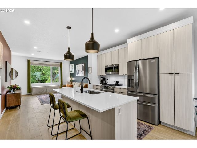 3954 Se GLADSTONE St, Portland, OR 97202