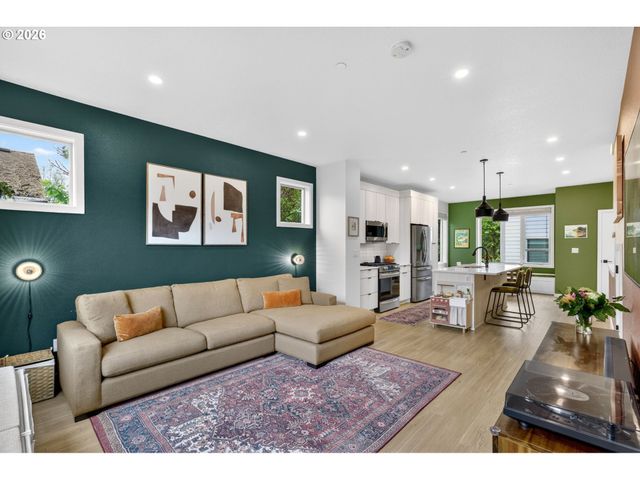 3954 Se GLADSTONE St, Portland, OR 97202