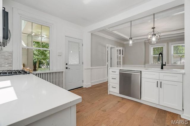669 Clark Avenue, Webster Groves, MO 63119