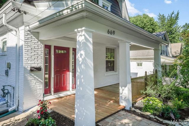 669 Clark Avenue, Webster Groves, MO 63119