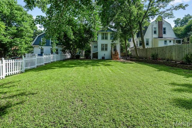 669 Clark Avenue, Webster Groves, MO 63119