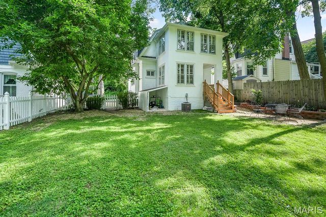 669 Clark Avenue, Webster Groves, MO 63119